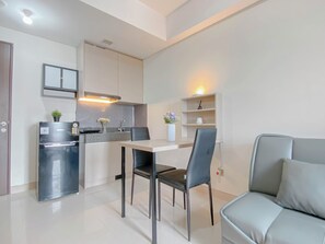 Standard Apartment | Dining room