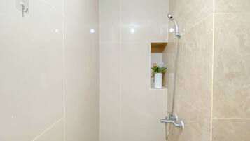 Standard Apartment | Bathroom