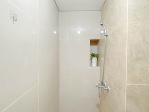Standard Apartment | Bathroom