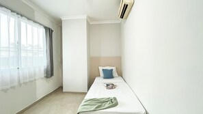 Standard Apartment | Bed sheets - Warm And Nice 2Br At Permata Senayan Apartment (Jakarta)