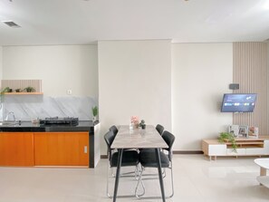 Apartemen Standar | Makan di kamar