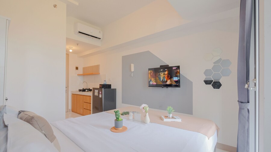 Comfort And Warm Studio At Tokyo Riverside Pik 2 Apartment