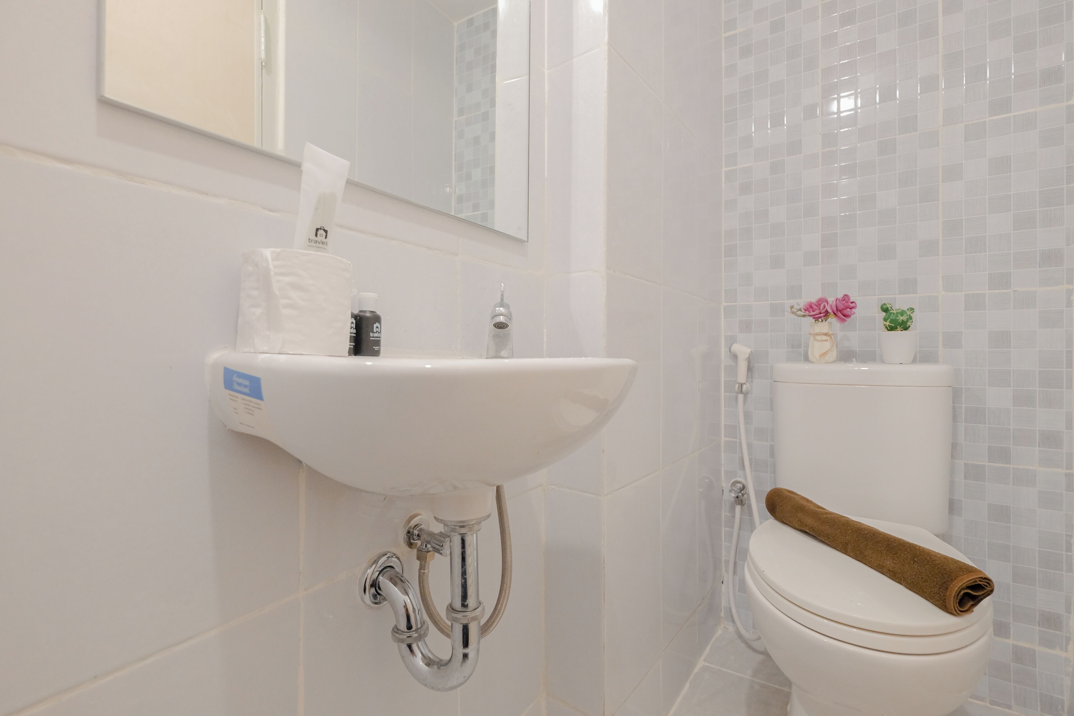 Standard Studio | Bathroom