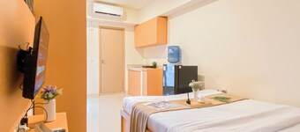 Comfy Stay Studio Room At Meikarta Apartment