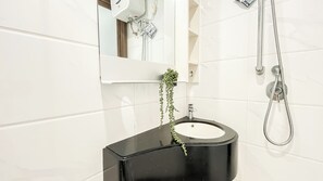 Standard Studio | Bathroom