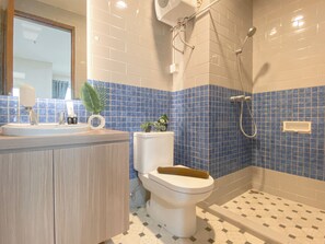 Standard Apartment | Bilik Mandi | Pancuran mandi 
