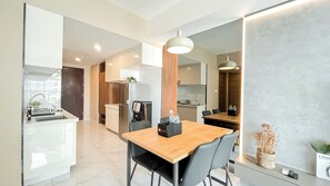 Standard Apartment | In-room dining