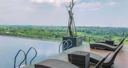 Comfy Studio At Lrt City Sentul - Royal Sentul Park Apartment