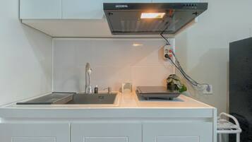Standard Studio | Private kitchen | Fridge