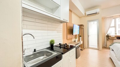 Best Studio At Apartment Transpark Juanda Bekasi Timur