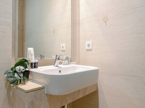 Studio Tiêu chuẩn | Phòng tắm | Buồng tắm vòi sen 