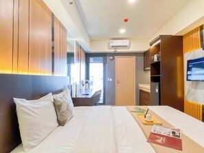 Standard Studio - Chic And Cozy Studio At Meikarta Apartment (Cikarang)