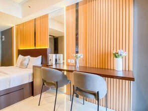 Standard Studio | Dining room - Chic And Cozy Studio At Meikarta Apartment (Cikarang)
