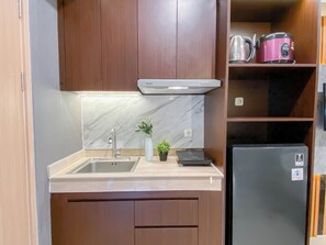 Standard Studio | Private kitchen | Dining tables