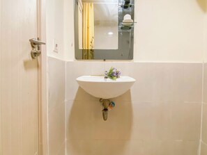 Standard-Apartment | Badezimmer