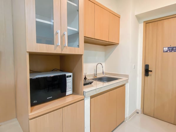Standard Apartment | Private kitchen | Dining tables