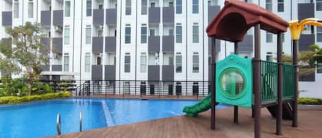 Children’s play area – outdoor