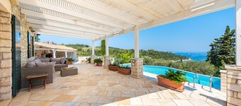 Villa 'Iremia Antipaxos' avec vue sur la mer, Wi-Fi et climatisation