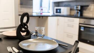 Microwave, oven