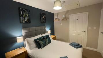 2 habitaciones, tabla de planchar con plancha y wifi gratis