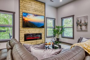 Fernseher, Kamin, Videospiele, Stereoanlage