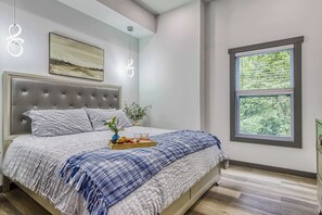 4 bedrooms, iron/ironing board, travel cot, WiFi