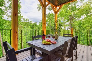 تناول الطعام بالخارج