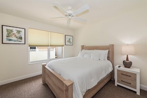 3 bedrooms, iron/ironing board, WiFi, bed sheets