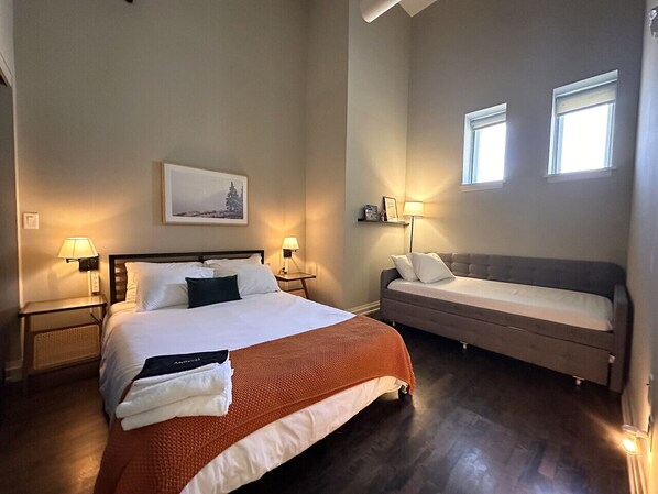 2 bedrooms, desk, iron/ironing board, free WiFi