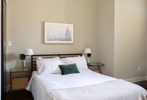 Bureau, fer et planche à repasser, Wi-Fi gratuit, draps fournis