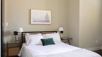 2 habitaciones, escritorio, tabla de planchar con plancha y wifi gratis