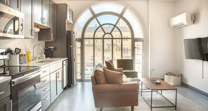 Deer District Studio Apt - One Block from Fiserv and Baird