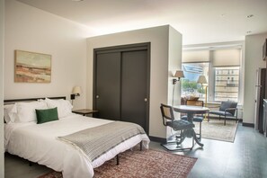 Desk, iron/ironing board, free WiFi, bed sheets