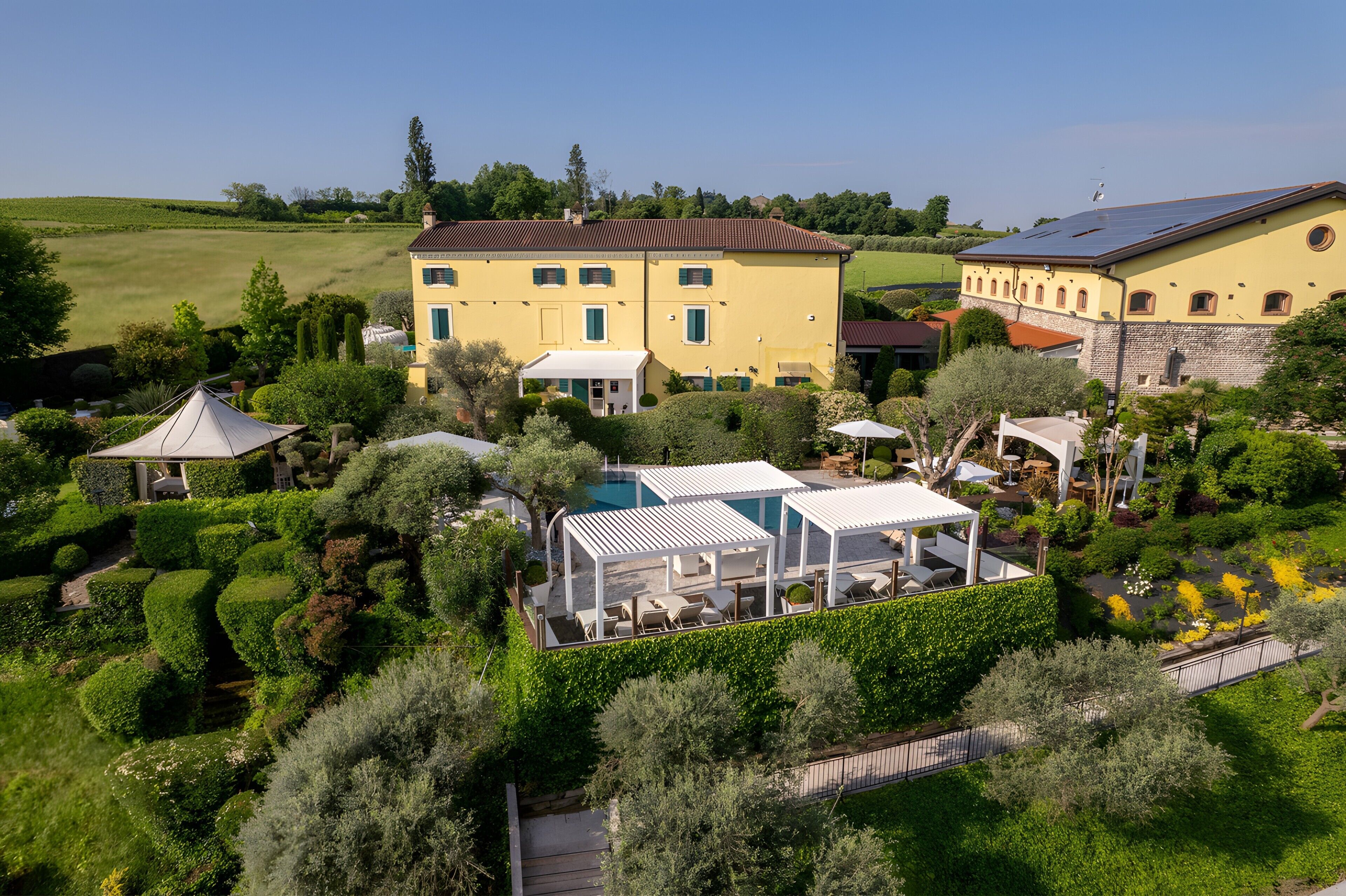 Esterni