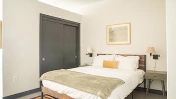 Bügeleisen/Bügelbrett, kostenloses WLAN, Bettwäsche