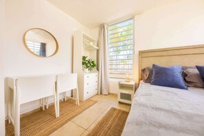 3 bedrooms, desk, iron/ironing board, WiFi
