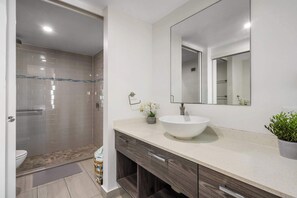 Shower, hair dryer, towels