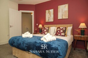 5 bedrooms, iron/ironing board, WiFi, bed sheets