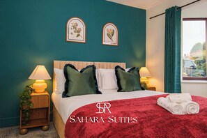 5 bedrooms, iron/ironing board, WiFi, bed sheets