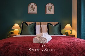 5 bedrooms, iron/ironing board, WiFi, bed sheets