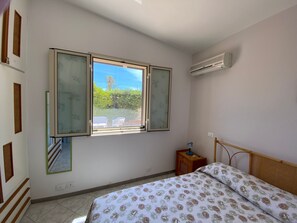 4 sovrum, skrivbord, strykjärn/strykbräda och gratis wi-fi