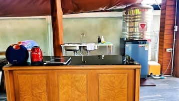 House, 3 Bedrooms, Smoking, Balcony | Private kitchen