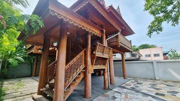 House, 3 Bedrooms, Smoking, Balcony | Exterior