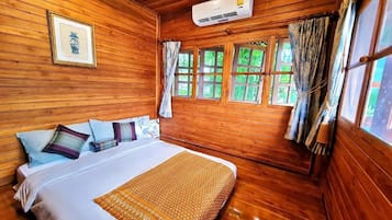 House, 3 Bedrooms, Smoking, Balcony | 3 bedrooms