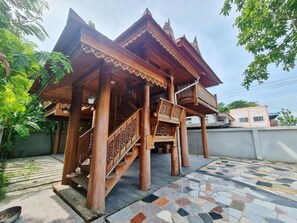 Slaapzaal, 2 slaapkamers, roken, balkon | Exterieur