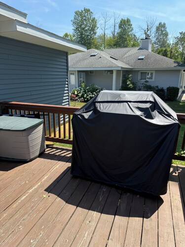 Stunning fully remodeled 3 bedroom, 2 bath house directly on North Sandy Pond