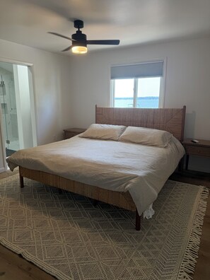 3 slaapkamers, een strijkplank/strijkijzer, gratis wifi, beddengoed
