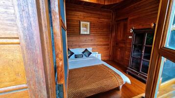 Shared Dormitory, 2 Bedrooms, Smoking, Balcony | 2 bedrooms