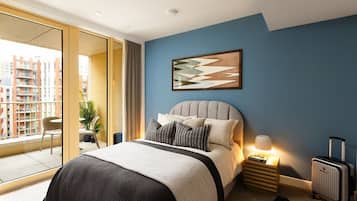 Apartment | Desk, laptop workspace, iron/ironing board, free WiFi