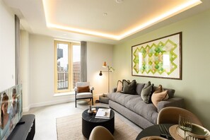 En 43-tommers smart-TV med digitale kanaler